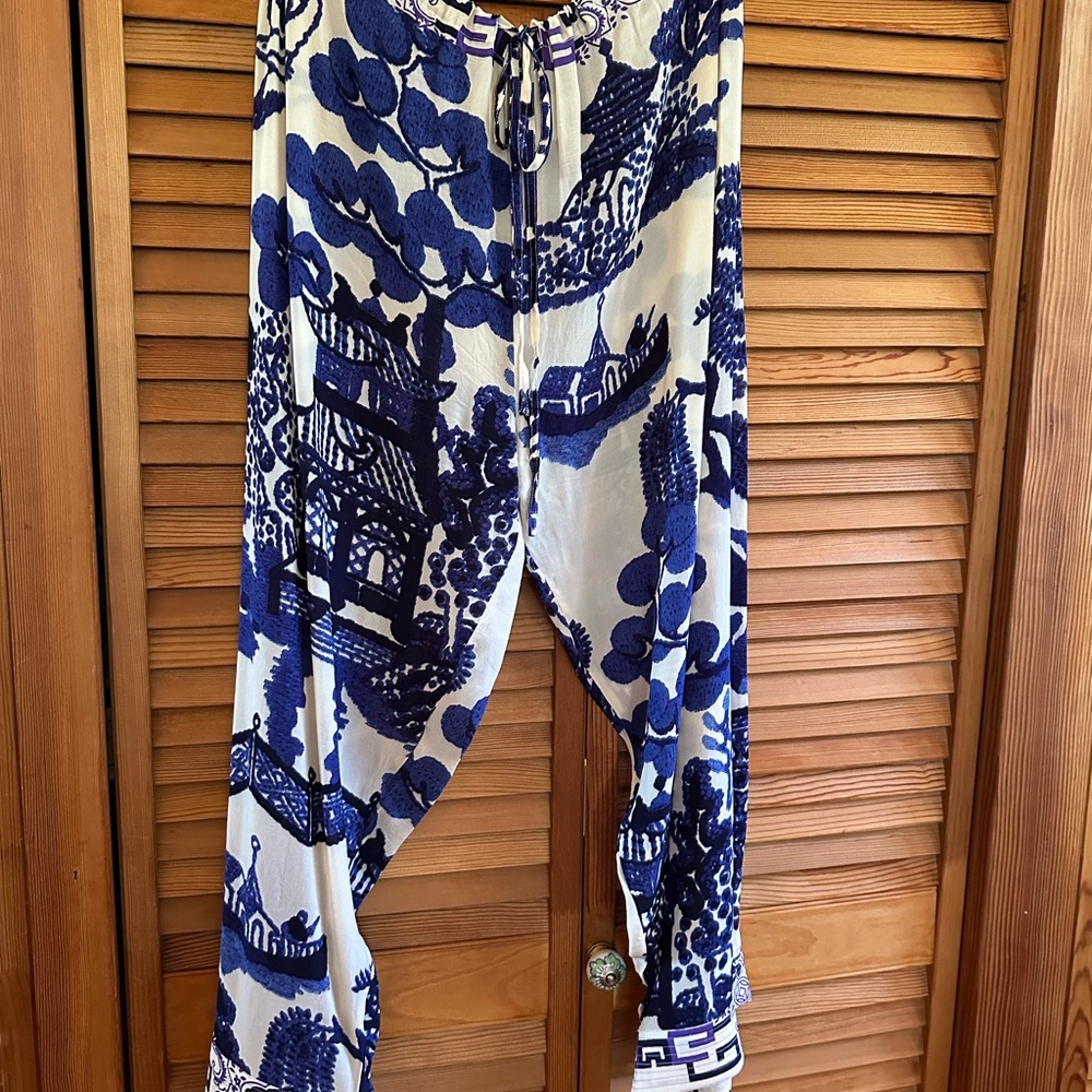 One hundred stars lounge pants